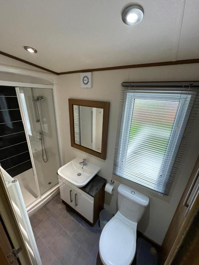 Golden Anchor - The Milano - Coastal Caravan Breaks Chapel Saint Leonards Exterior photo