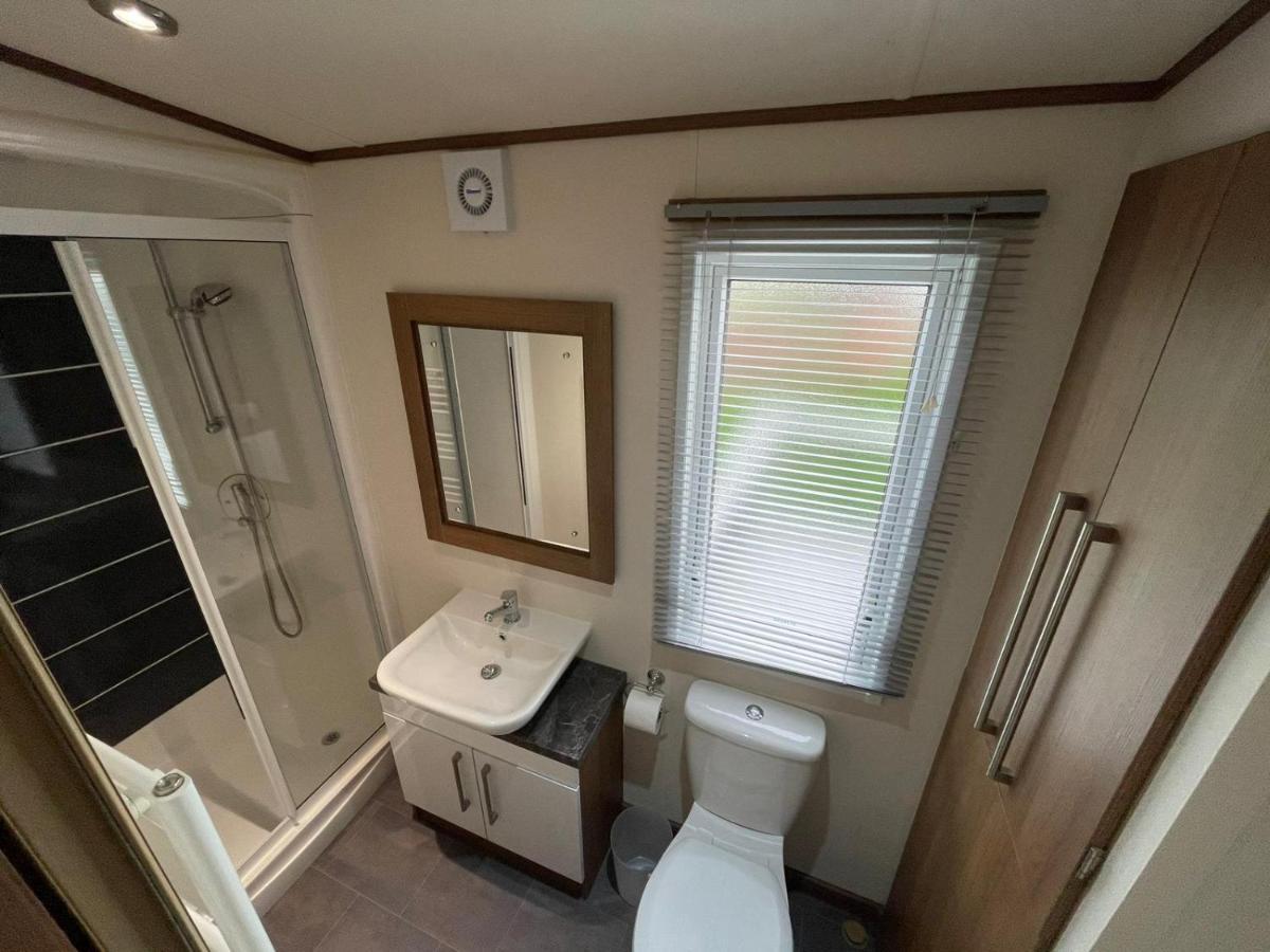 Golden Anchor - The Milano - Coastal Caravan Breaks Chapel Saint Leonards Exterior photo
