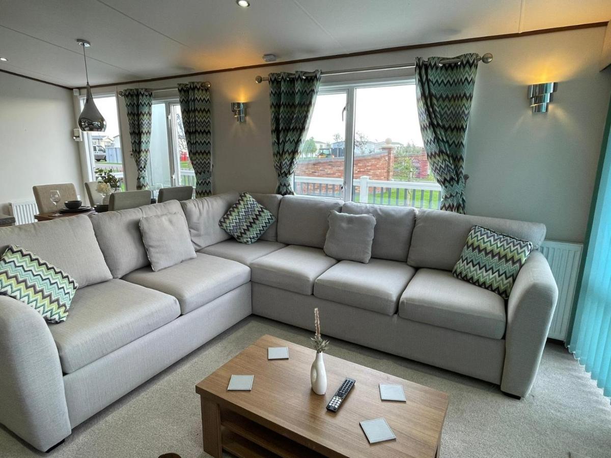Golden Anchor - The Milano - Coastal Caravan Breaks Chapel Saint Leonards Exterior photo