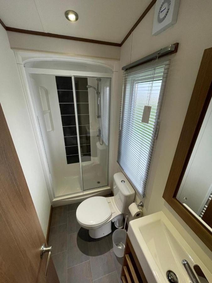 Golden Anchor - The Milano - Coastal Caravan Breaks Chapel Saint Leonards Exterior photo