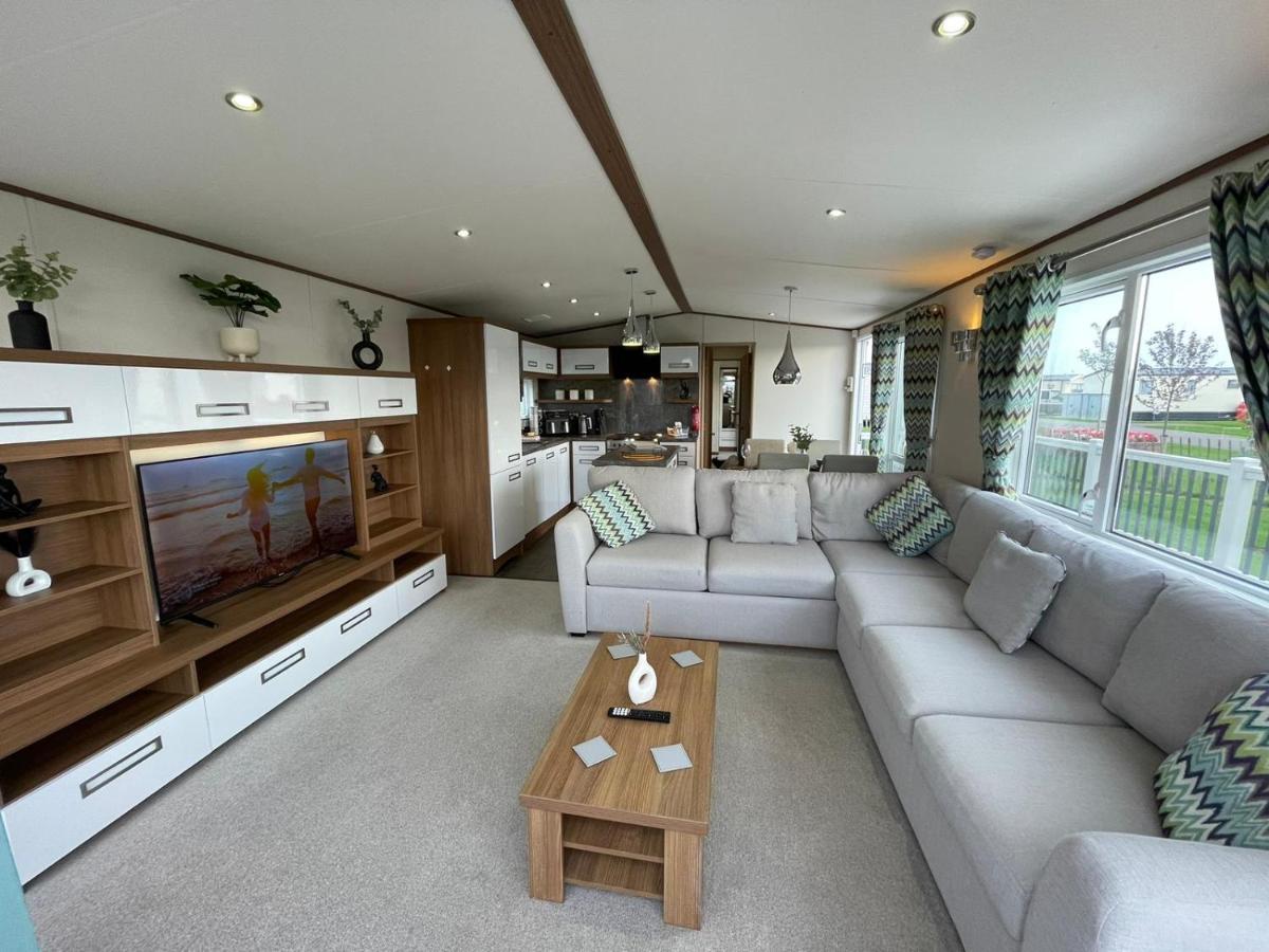 Golden Anchor - The Milano - Coastal Caravan Breaks Chapel Saint Leonards Exterior photo