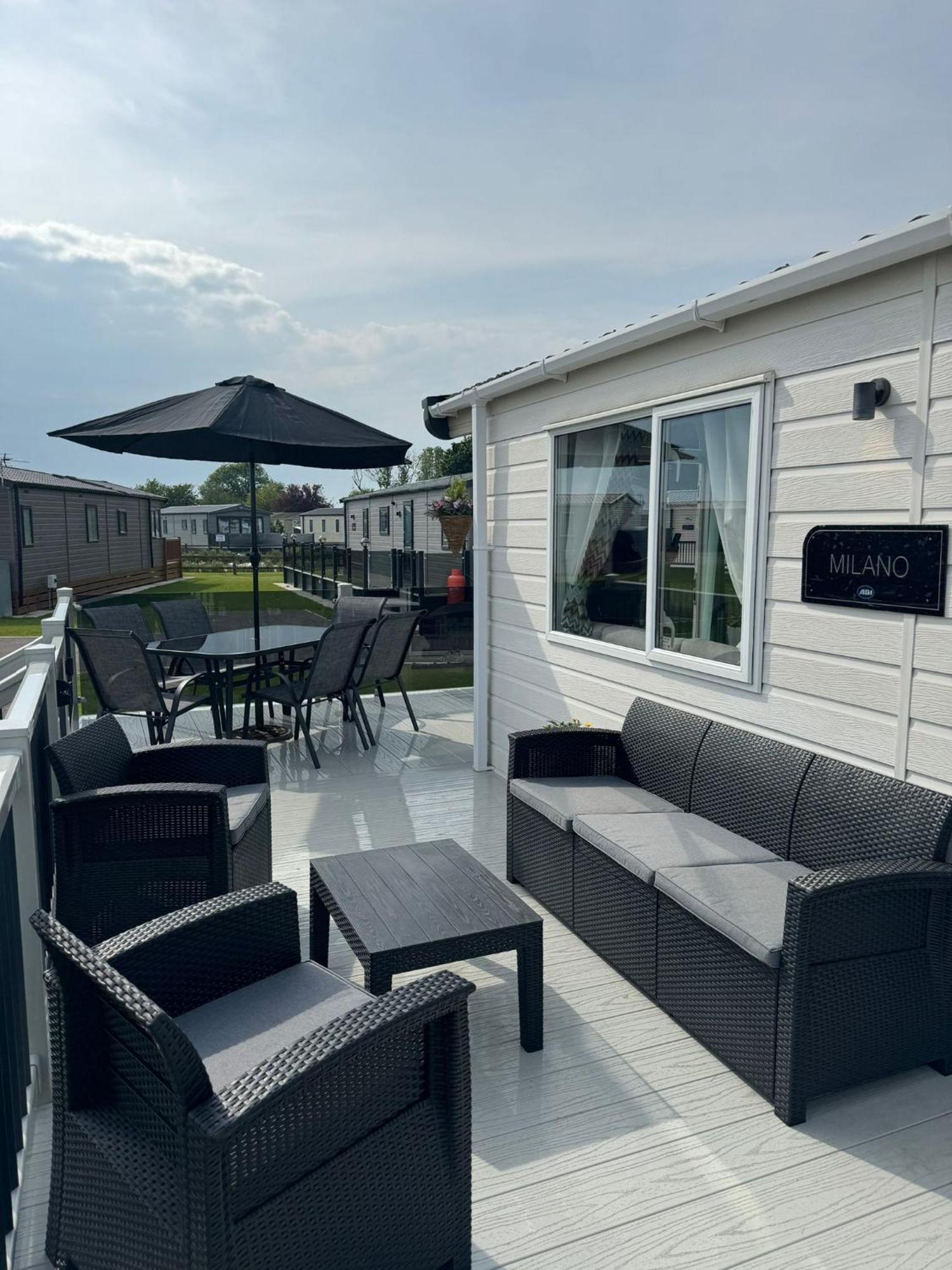 Golden Anchor - The Milano - Coastal Caravan Breaks Chapel Saint Leonards Exterior photo